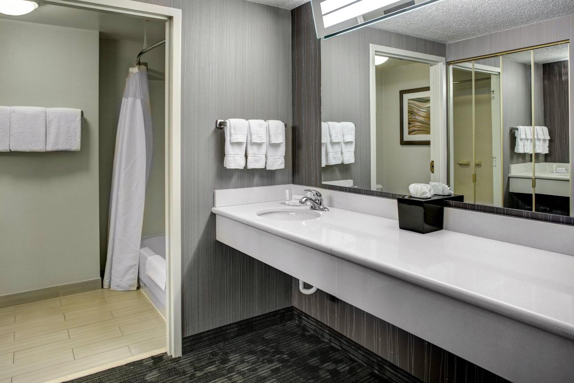 Courtyard By Marriott Cleveland Westlake Zewnętrze zdjęcie