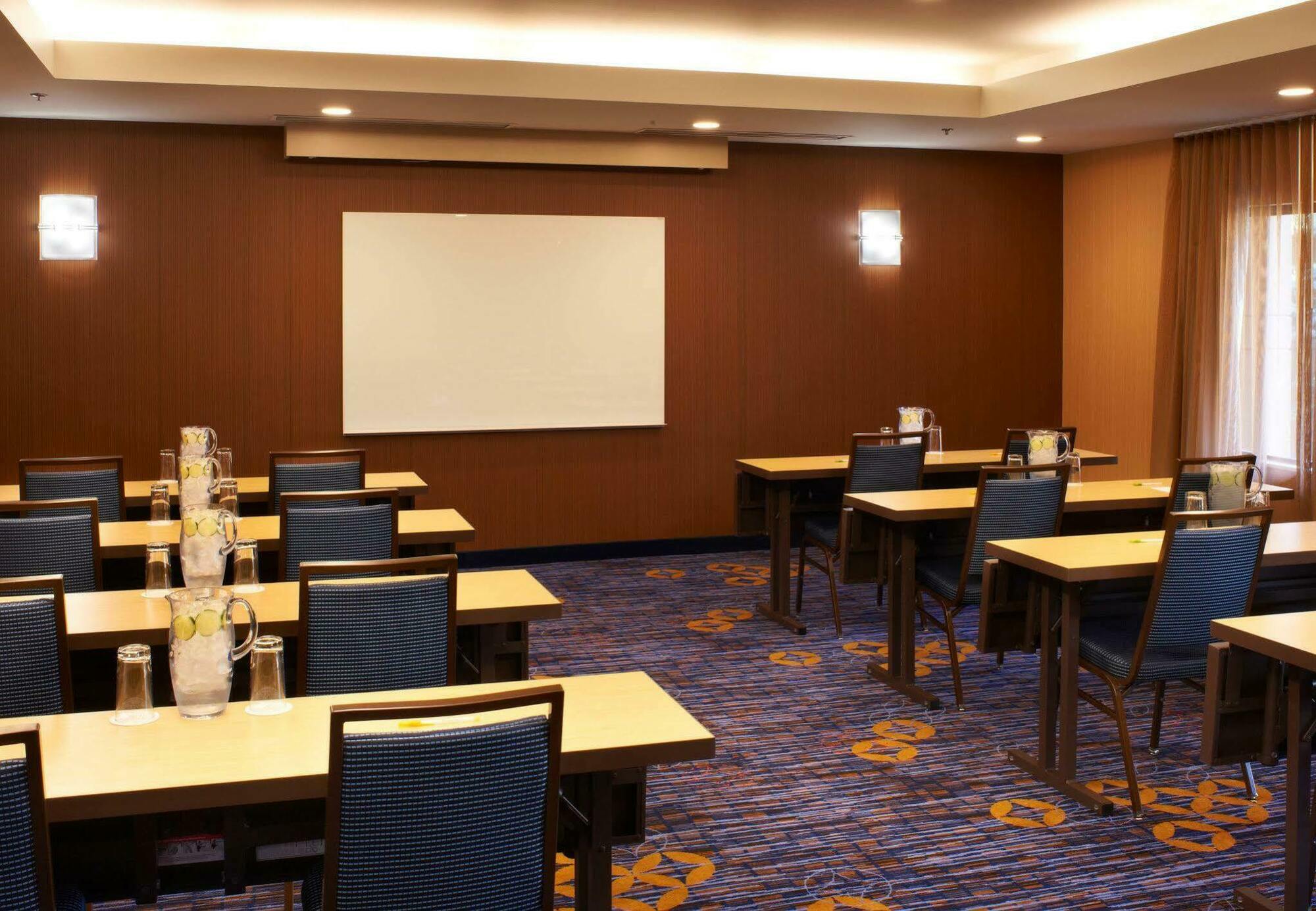 Courtyard By Marriott Cleveland Westlake Zaplecze biznesowe zdjęcie